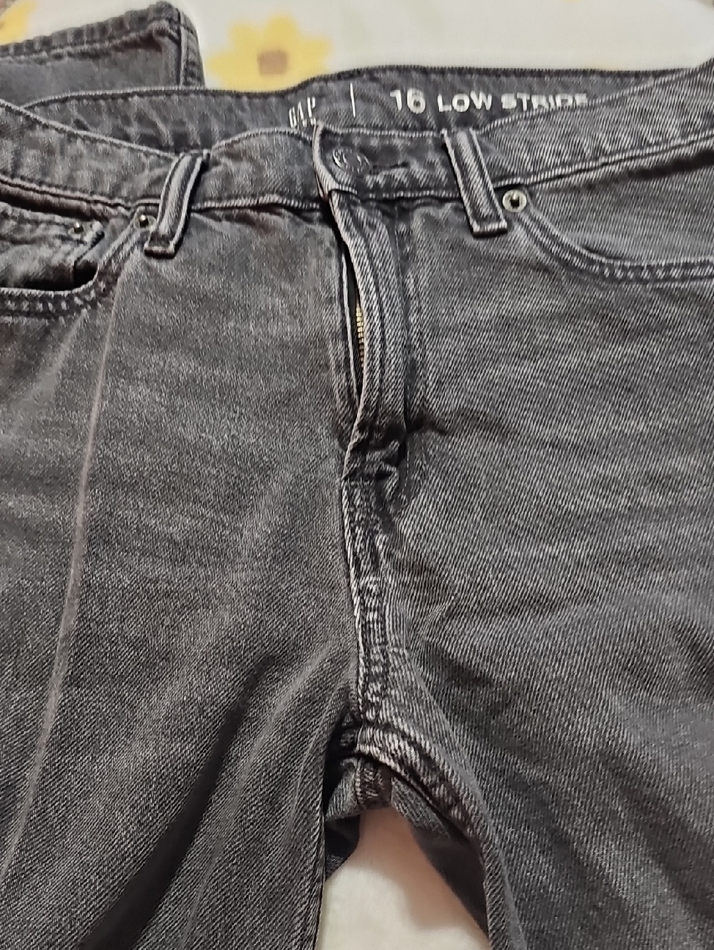 GAPwomans Jeans in Washed Black